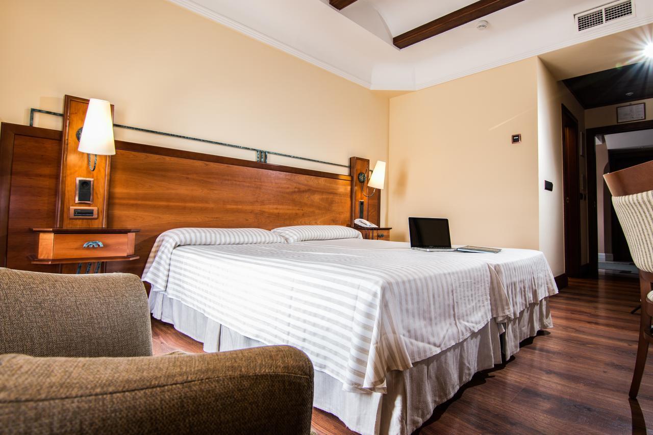 Hotel Abades Guadix Esterno foto