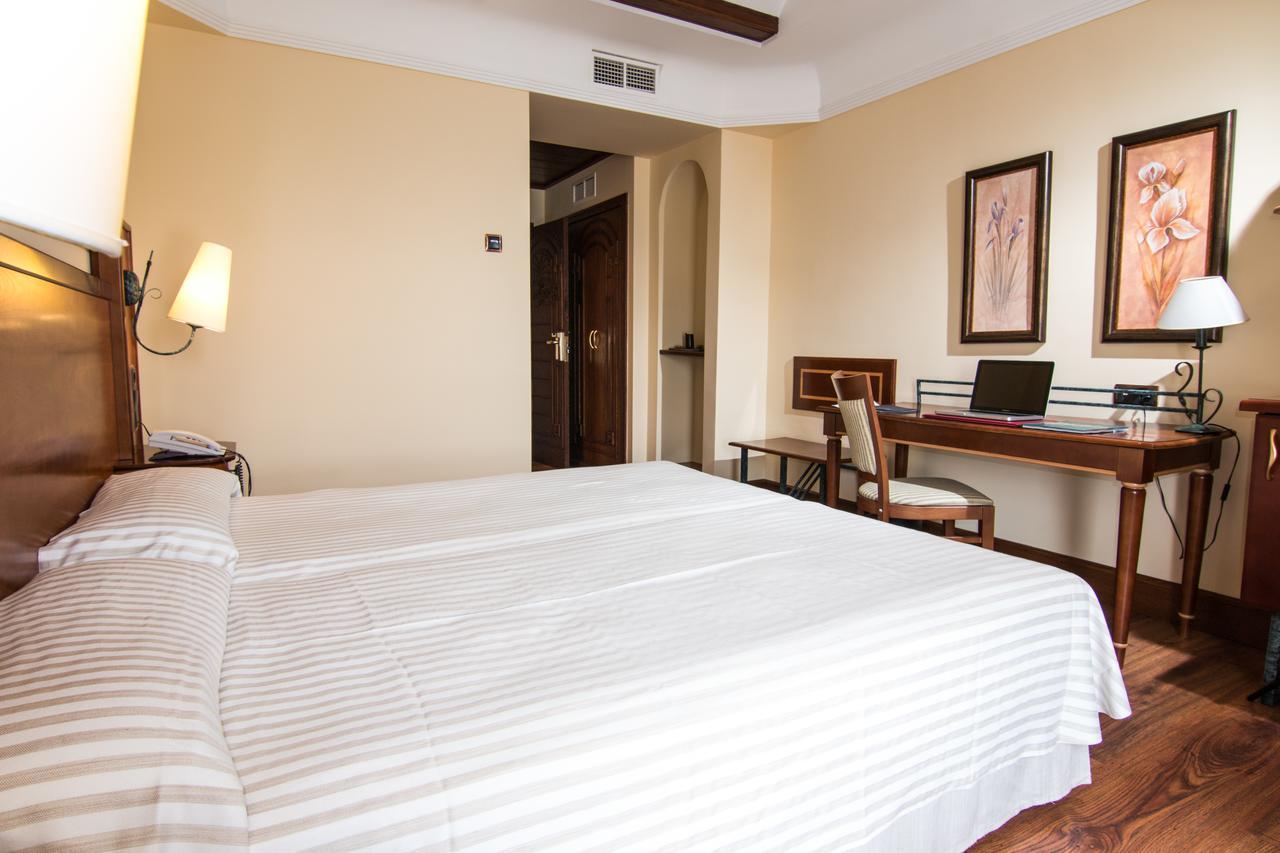 Hotel Abades Guadix Esterno foto